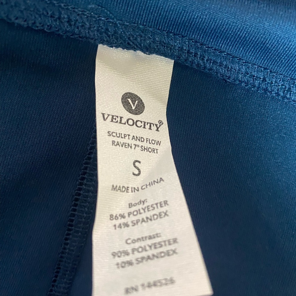 NWT Short leggings, Velocity Size Small blue color - Picture 3 of 4